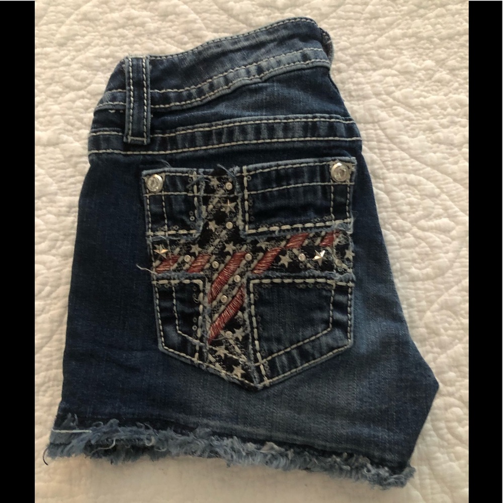 Reposhing…Miss Me shorts